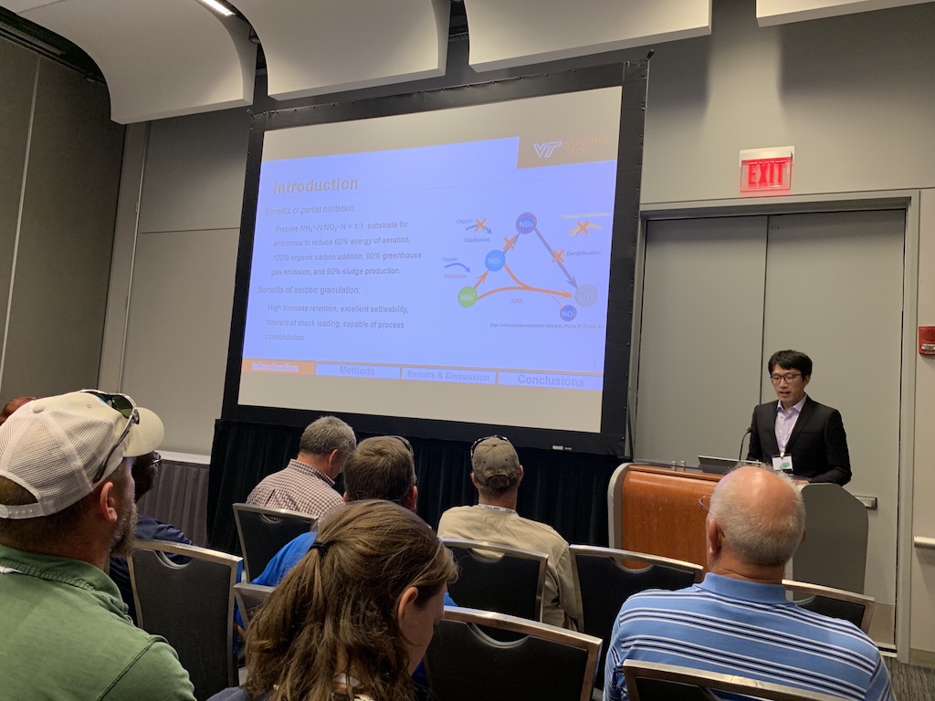 Zhaohui An and Dian Zhang orally presented their research in WaterJam 2019